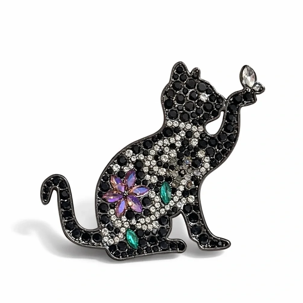 Elegant Multicolor Cat Brooch 🌷